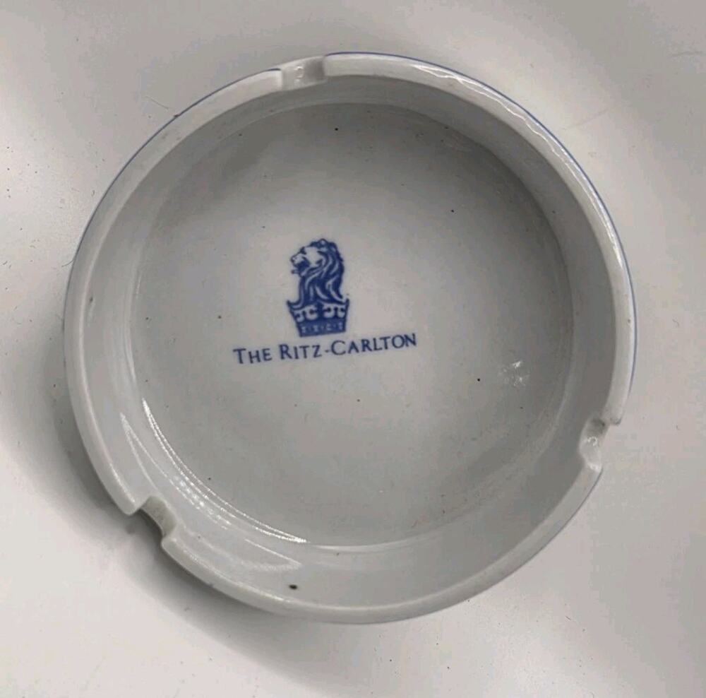 Hotel RITZ CARLTON Lion Logo Ashtray